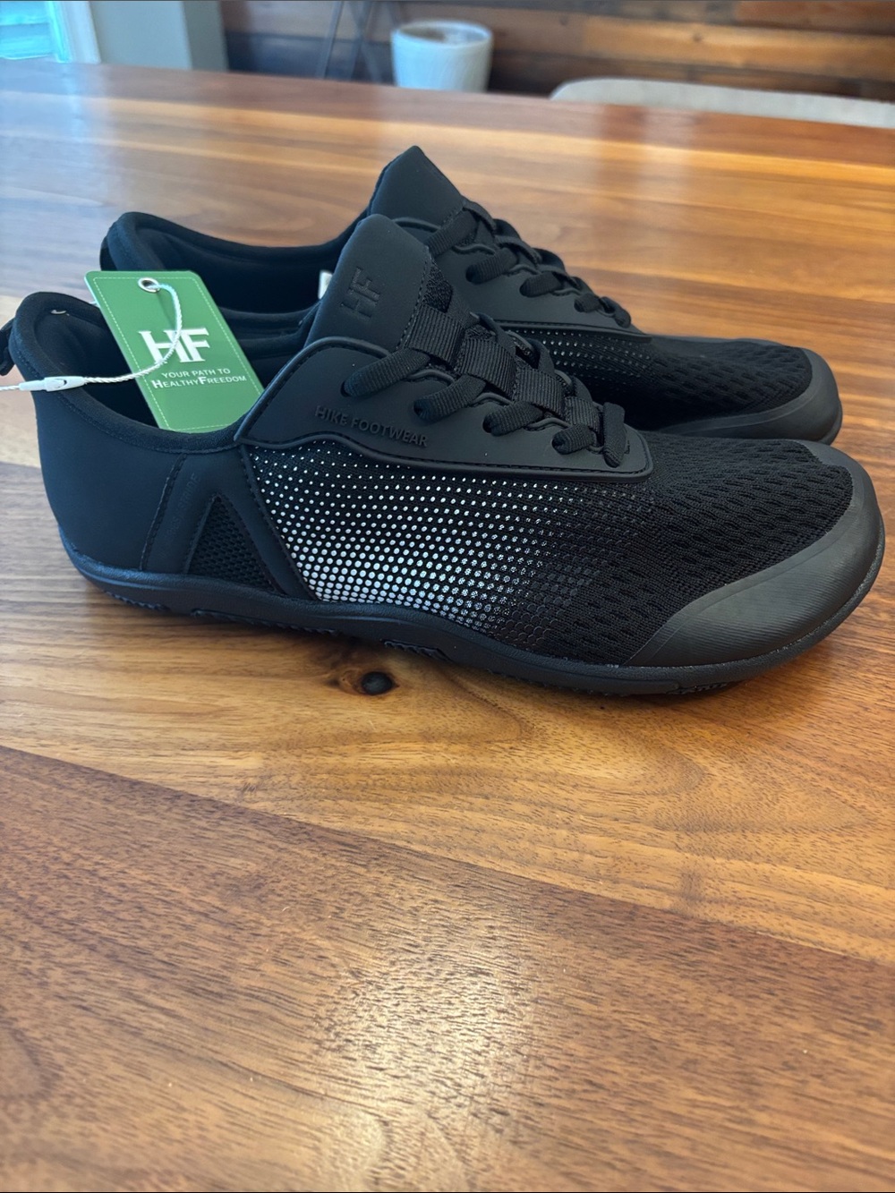 NWT New Hike Footwear Unisex Black White Stride Series Size W 10-10.5 M 8-8.5
